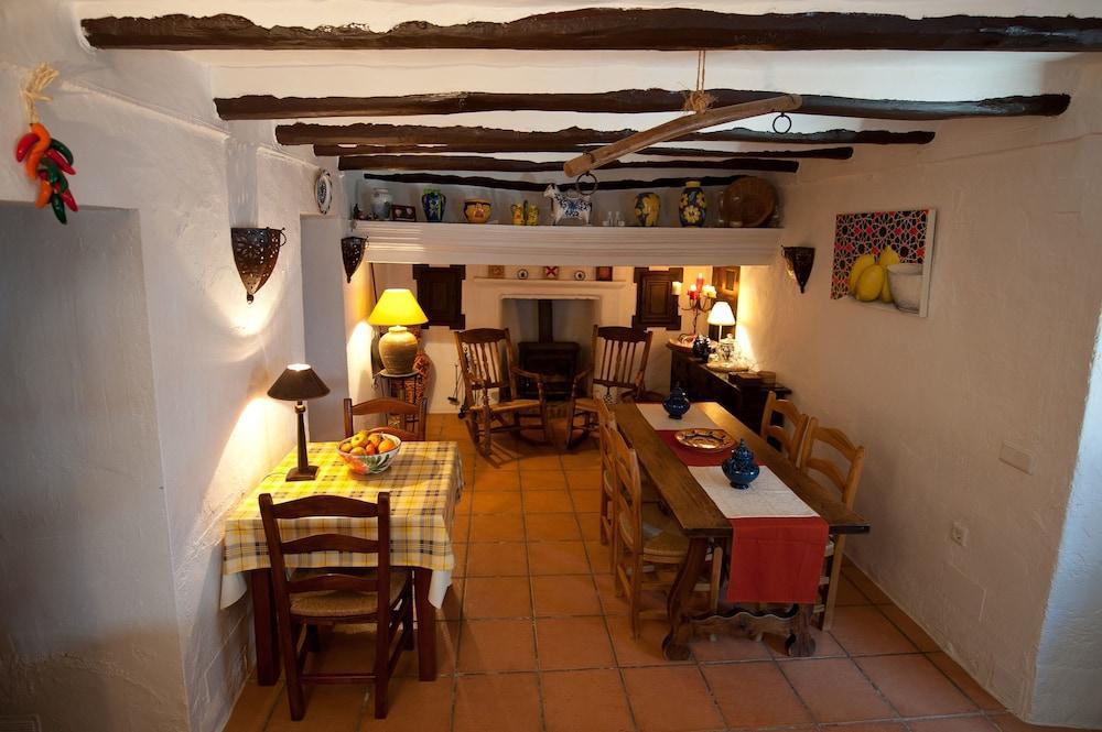 Cortijo La Haza Bed & Breakfast Iznajar Exterior photo
