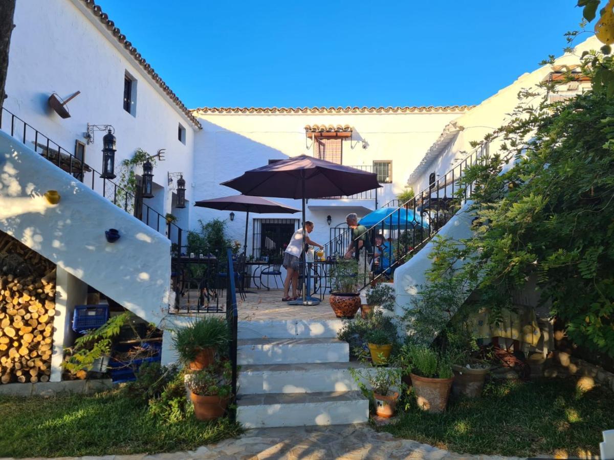 Cortijo La Haza Bed & Breakfast Iznajar Exterior photo