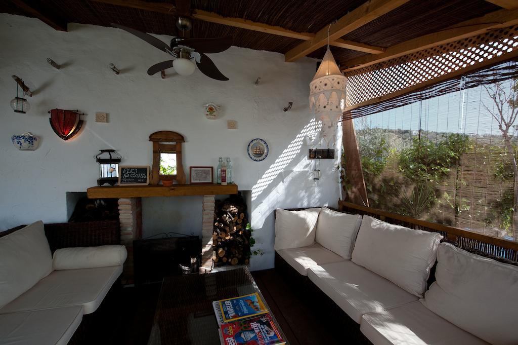 Cortijo La Haza Bed & Breakfast Iznajar Exterior photo