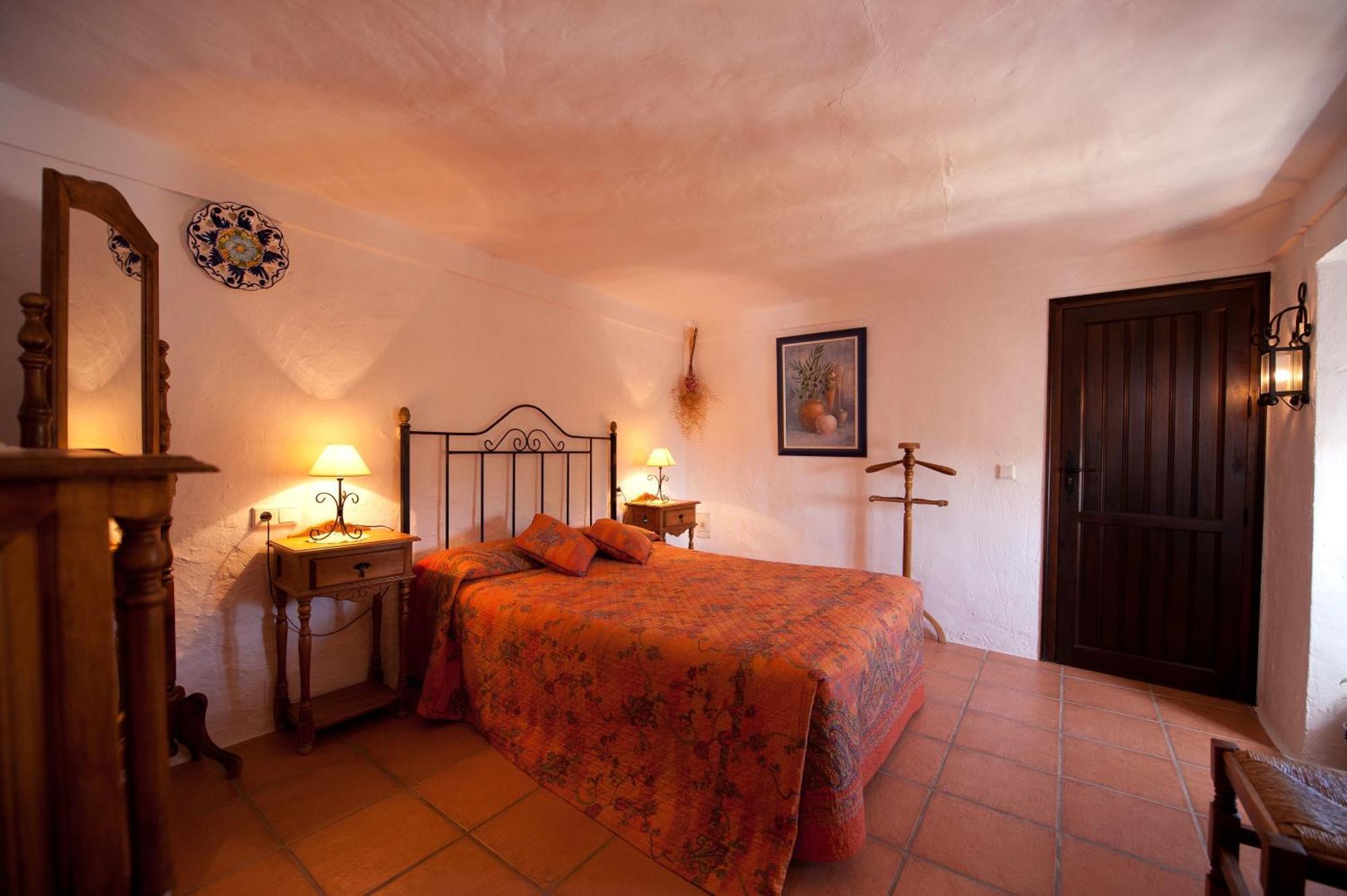 Cortijo La Haza Bed & Breakfast Iznajar Exterior photo
